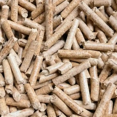 Pelet Kayu Pinus Bahan Bakar Padat Ramah Lingkungan 4600-5100Kcal/Kg